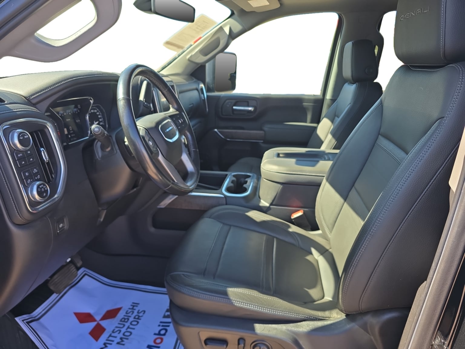 GMC Sierra photo 10