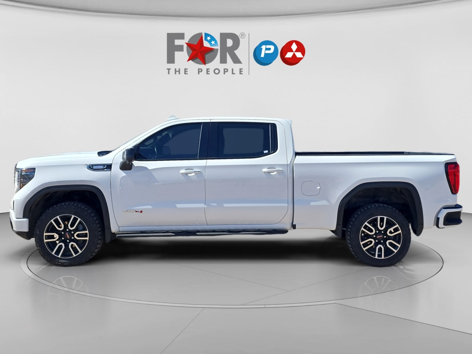 GMC Sierra photo 2