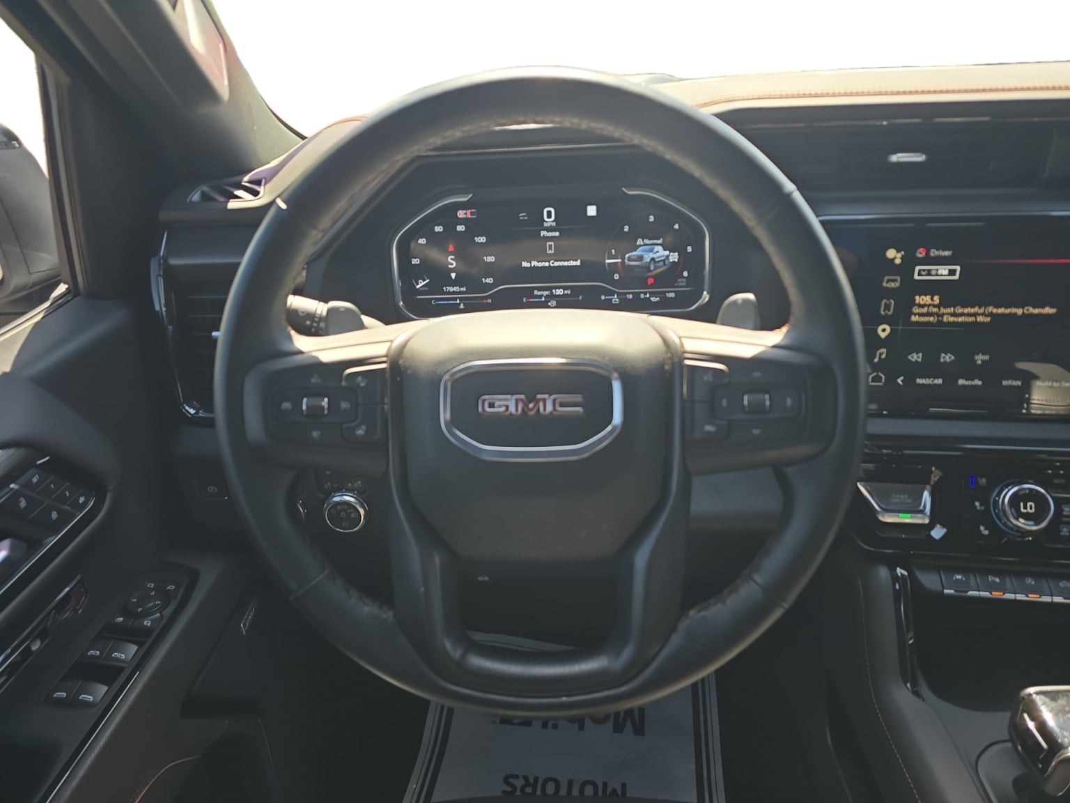 GMC Sierra photo 13