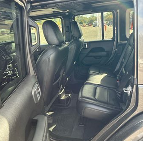 Jeep Wrangler photo 8