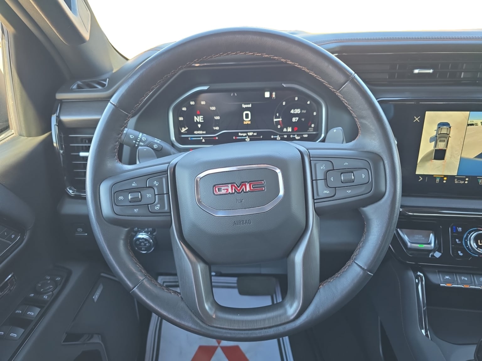 GMC Sierra photo 13