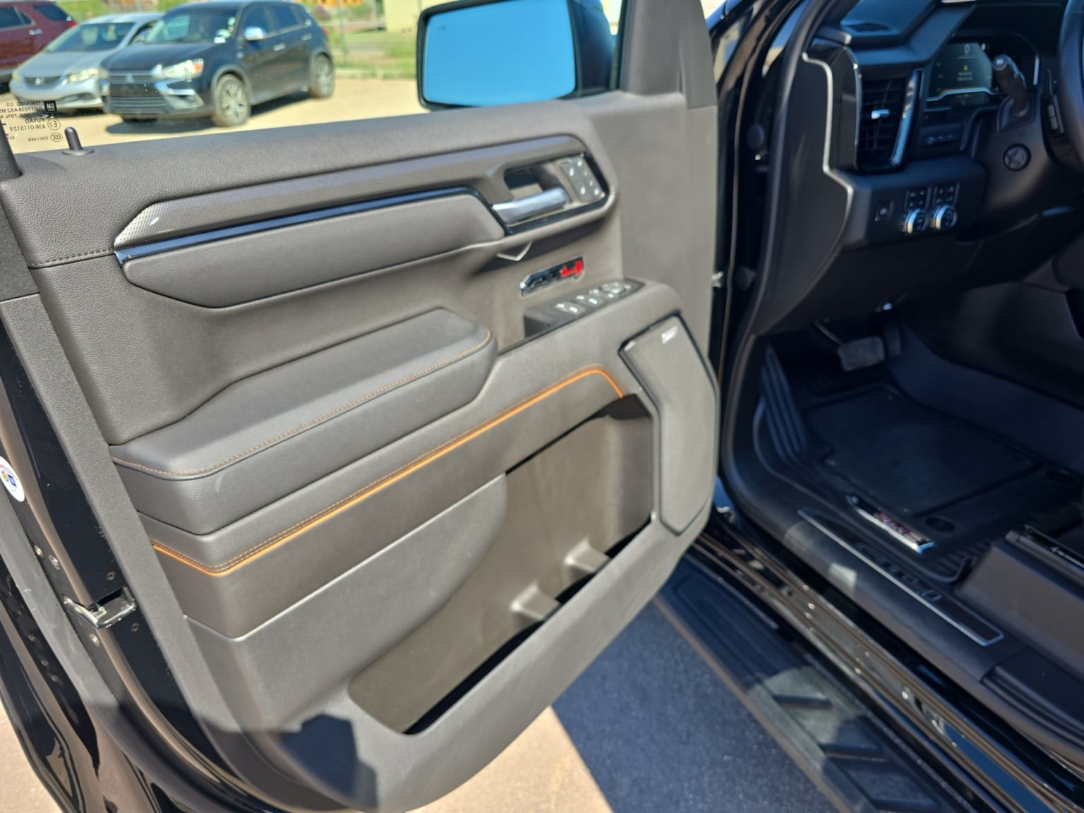 GMC Sierra photo 11