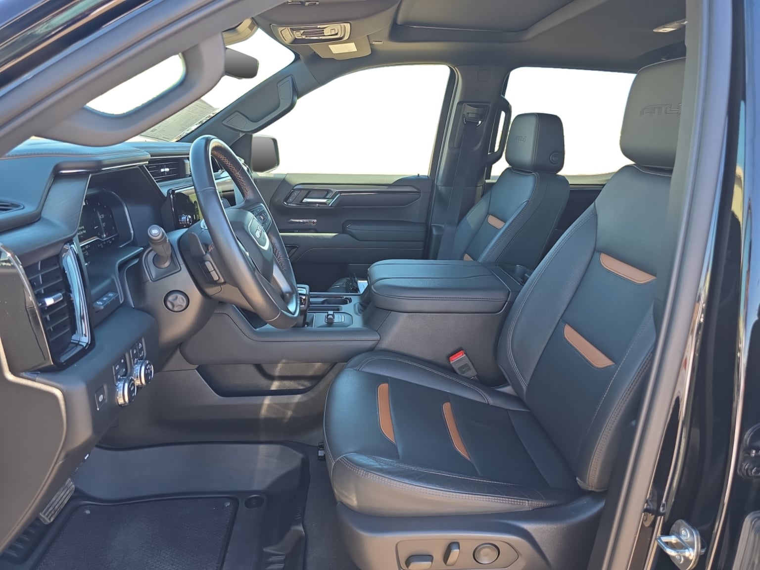 GMC Sierra photo 10