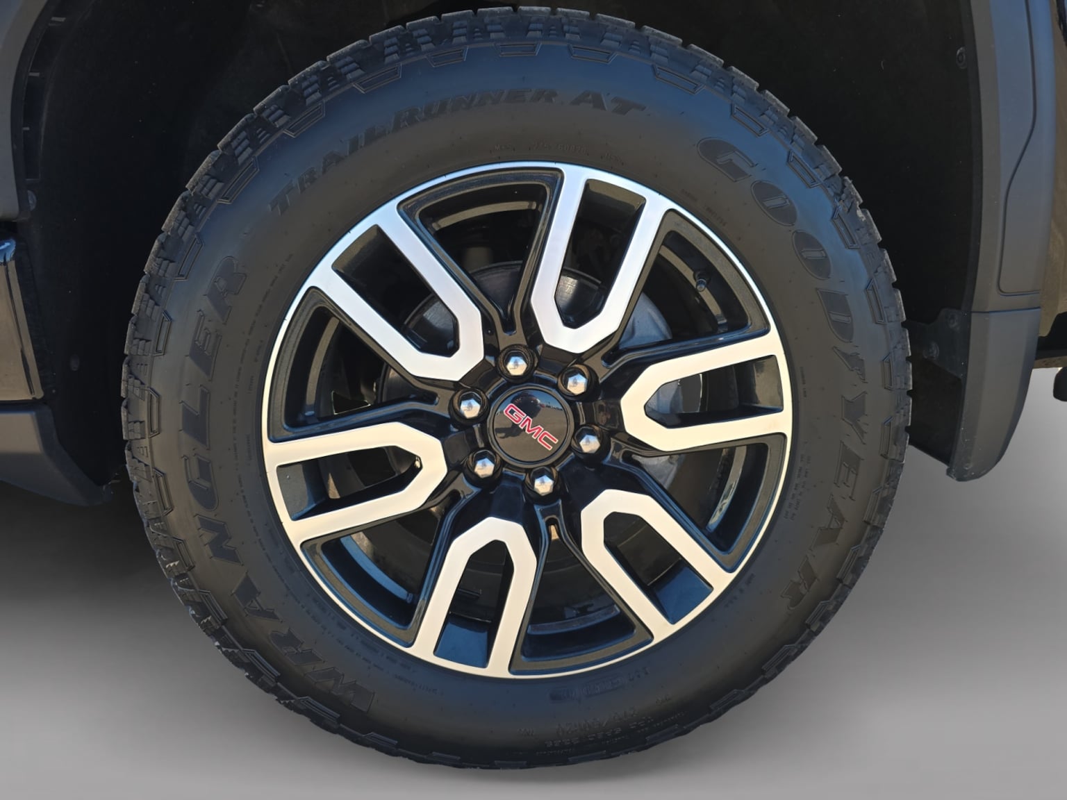 GMC Sierra photo 9