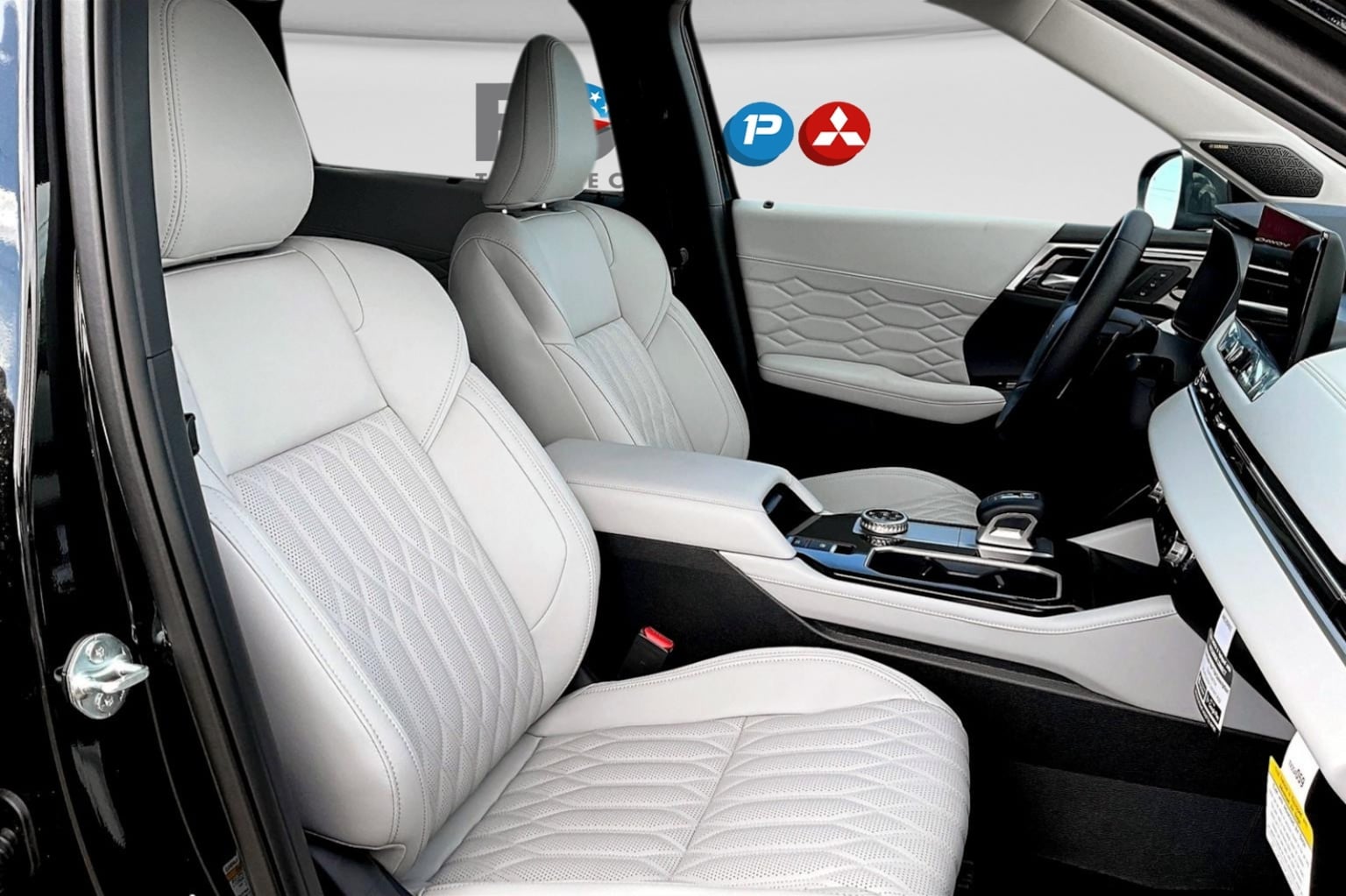 2025 Mitsubishi Outlander SEL Platinum Edition - Photo 11