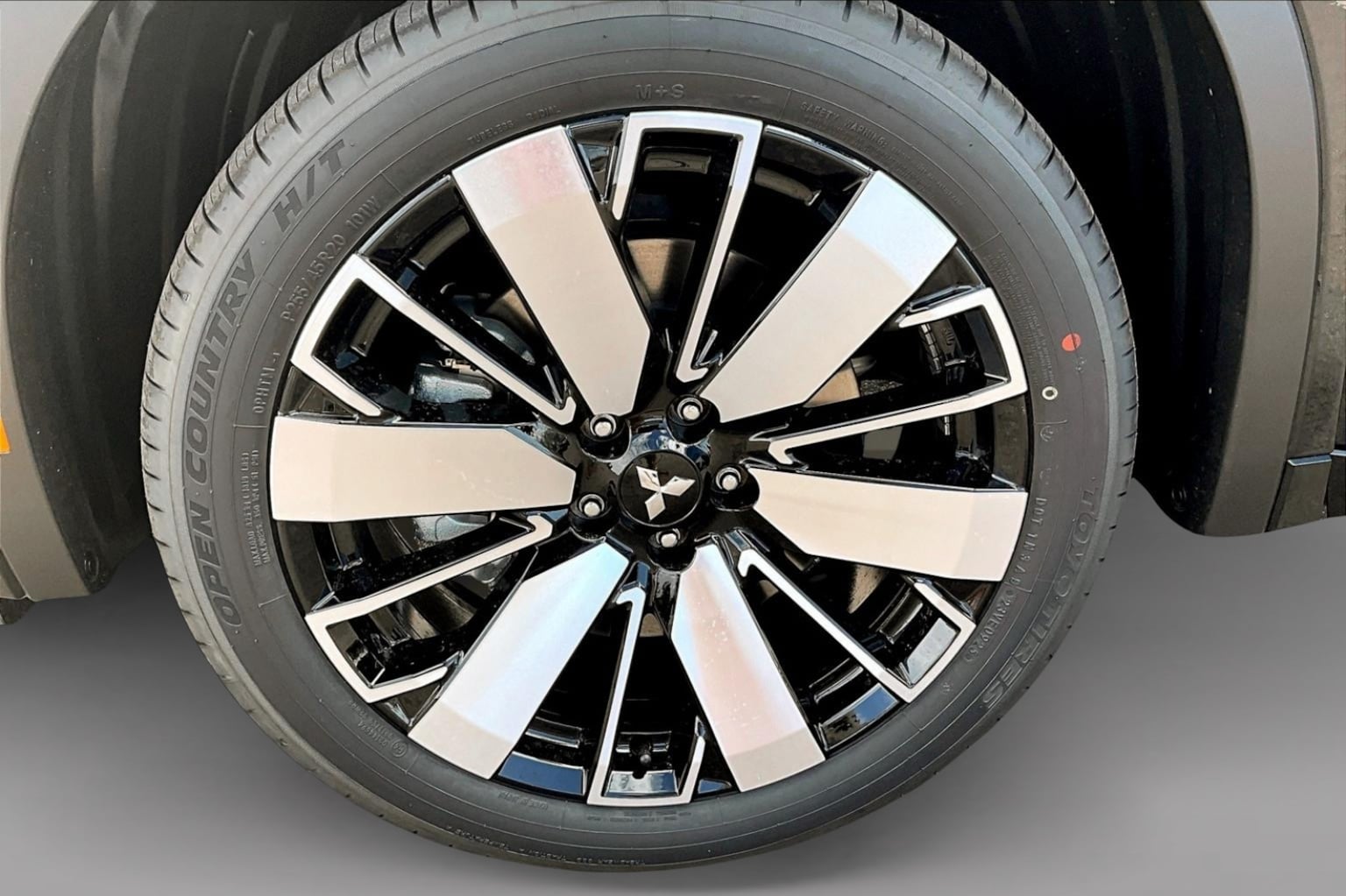 2025 Mitsubishi Outlander SEL Platinum Edition - Photo 13