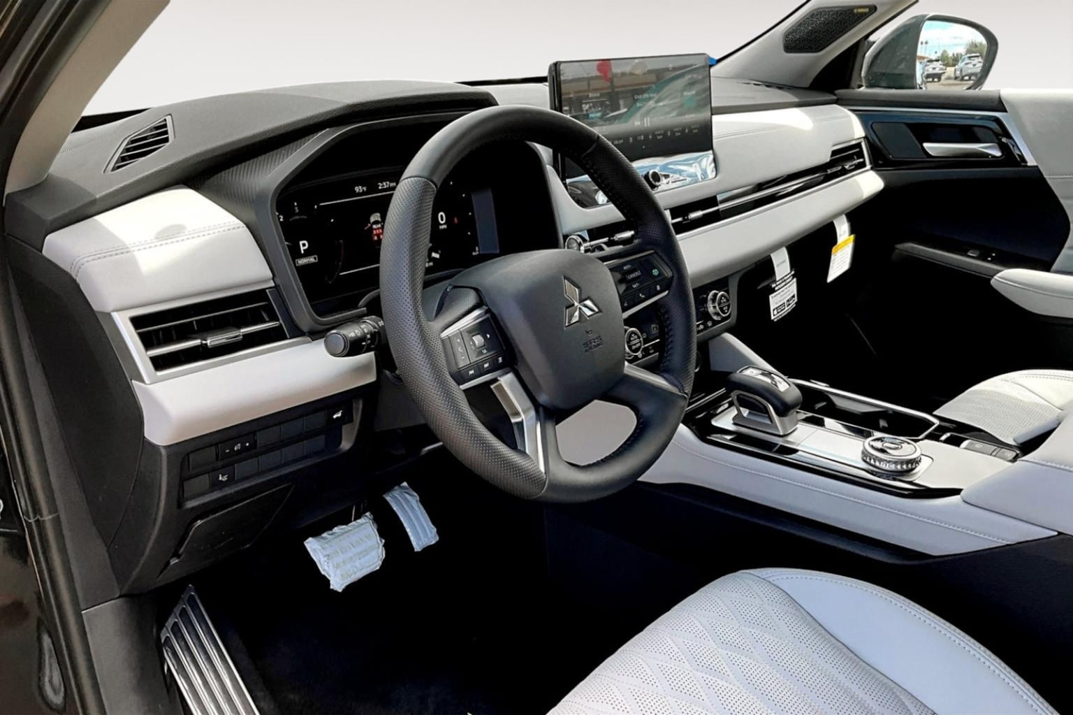 2025 Mitsubishi Outlander SEL Platinum Edition - Photo 7