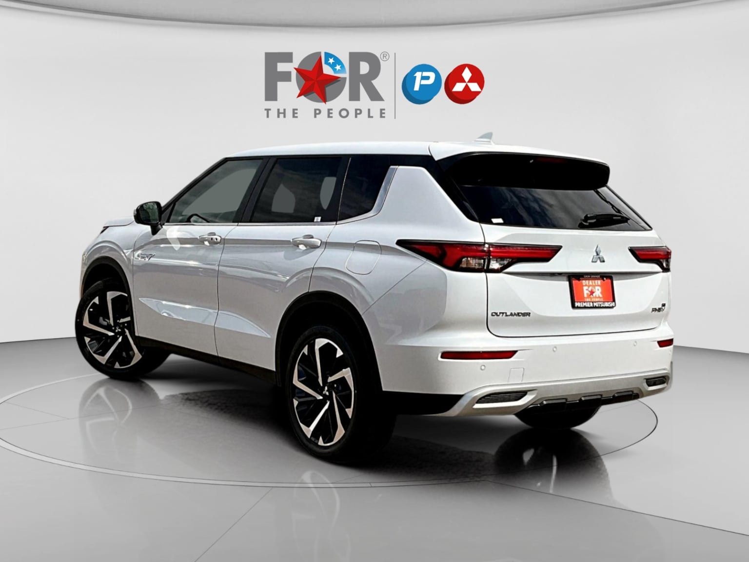 2025 Mitsubishi Outlander Plug-in Hybrid SE - Photo 3