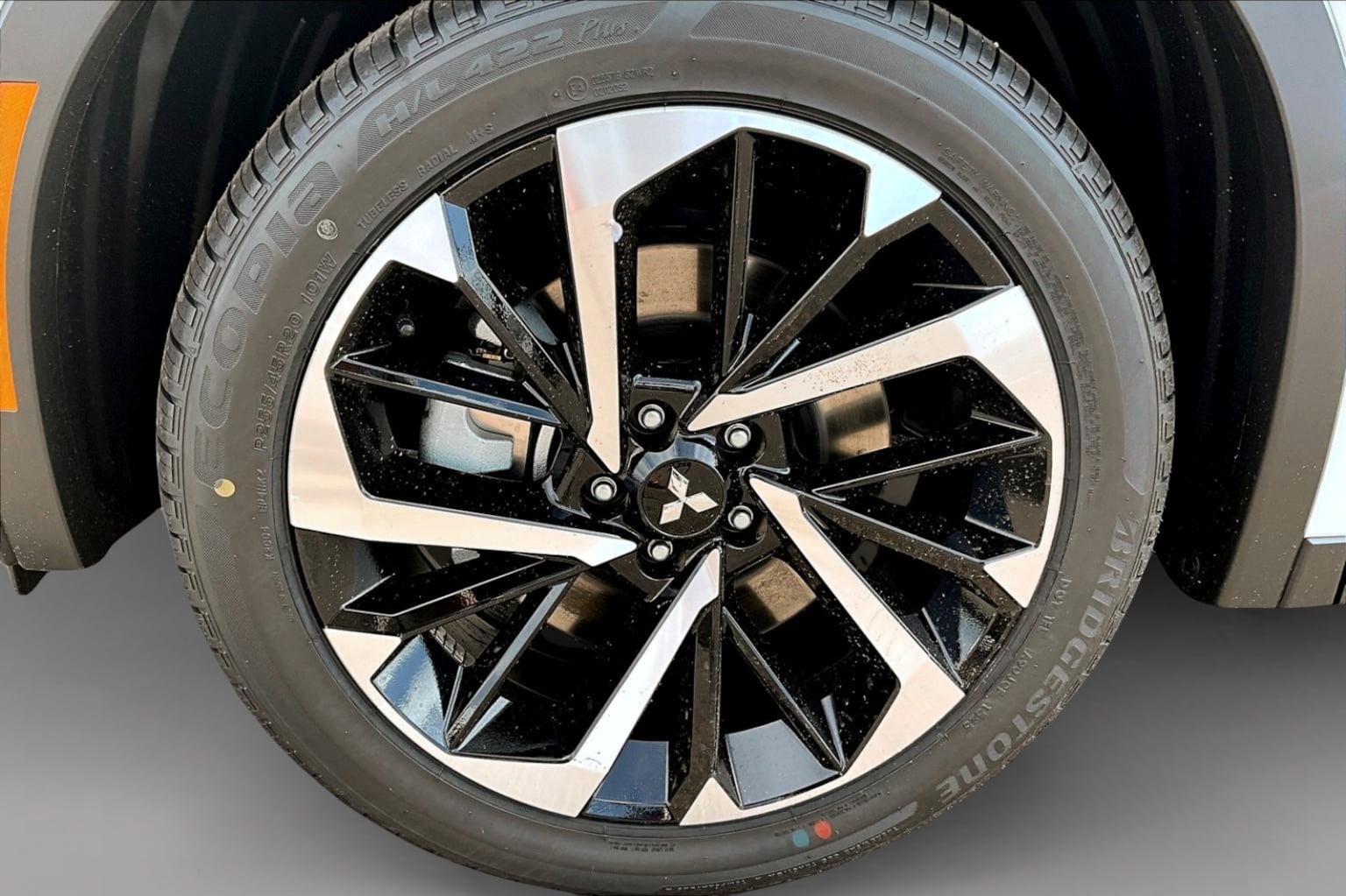 2025 Mitsubishi Outlander Plug-in Hybrid SE - Photo 13