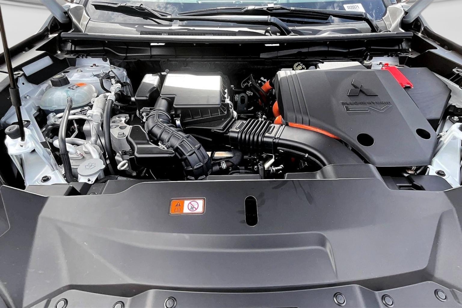 2025 Mitsubishi Outlander Plug-in Hybrid SE - Photo 12