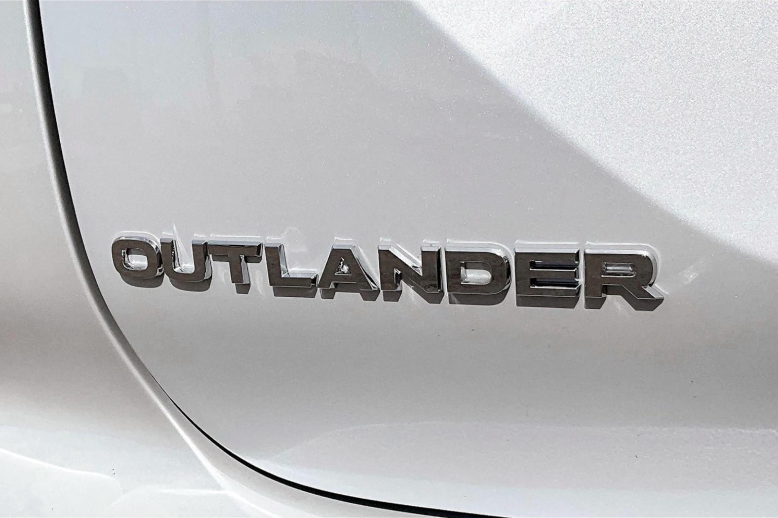 2025 Mitsubishi Outlander Plug-in Hybrid SE - Photo 9