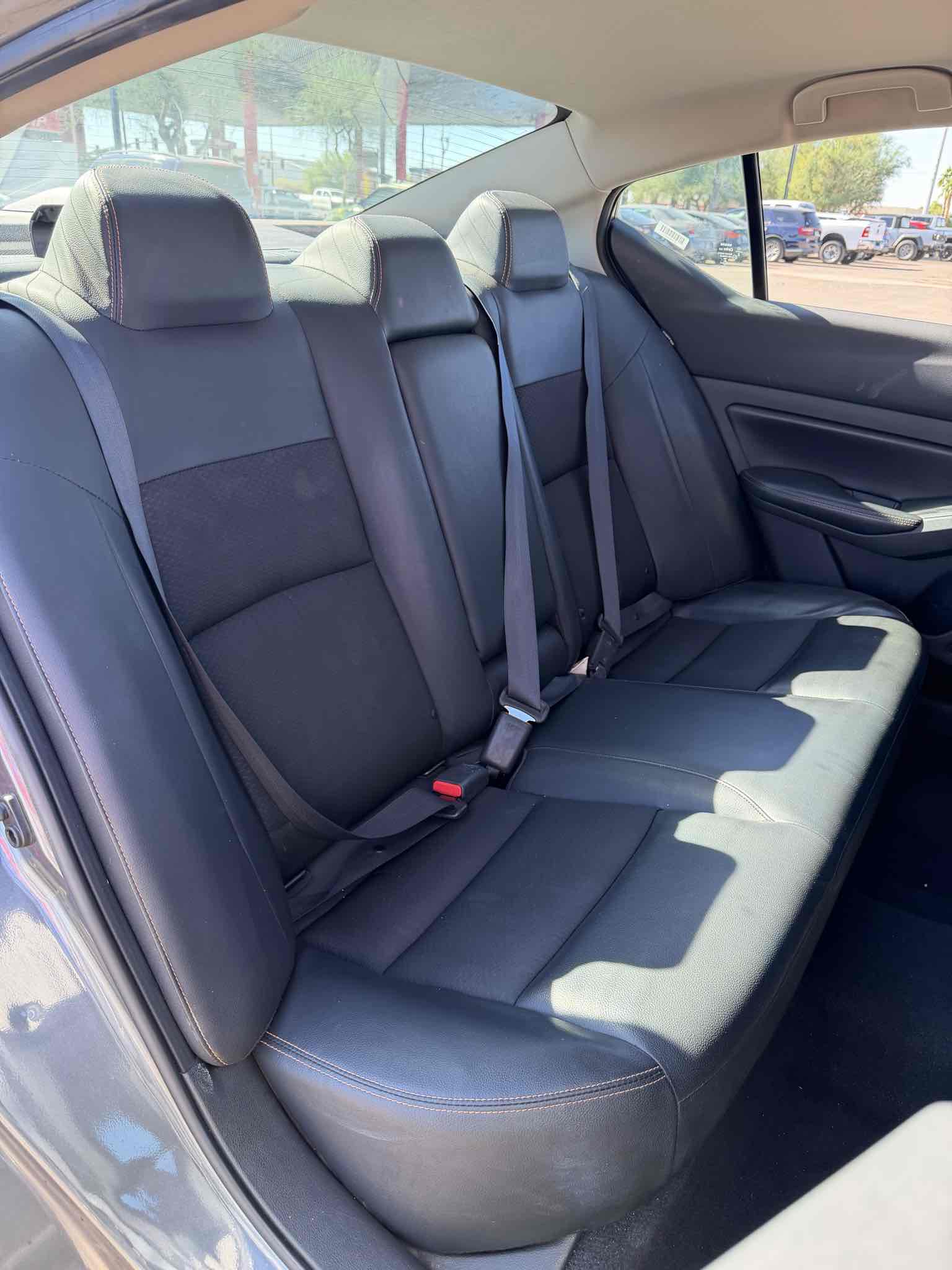 2021 Nissan Altima 2.5 SR photo 2