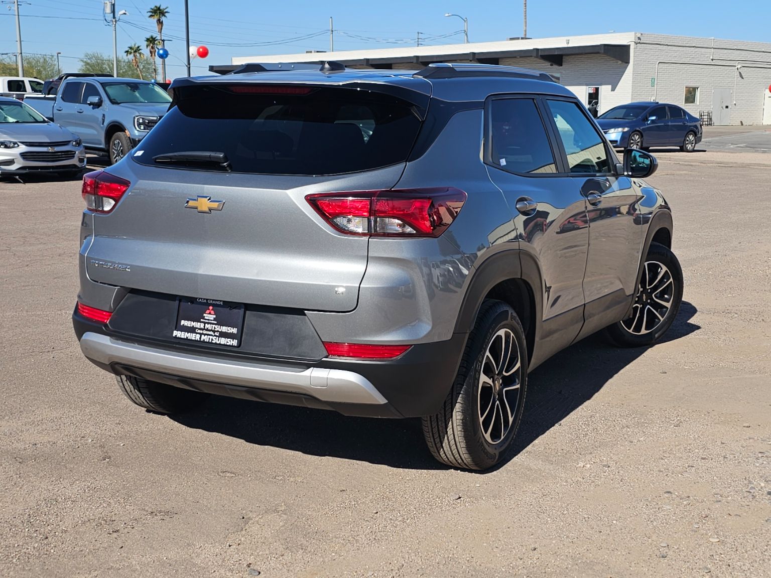 2025 Chevrolet Trailblazer LT photo 3