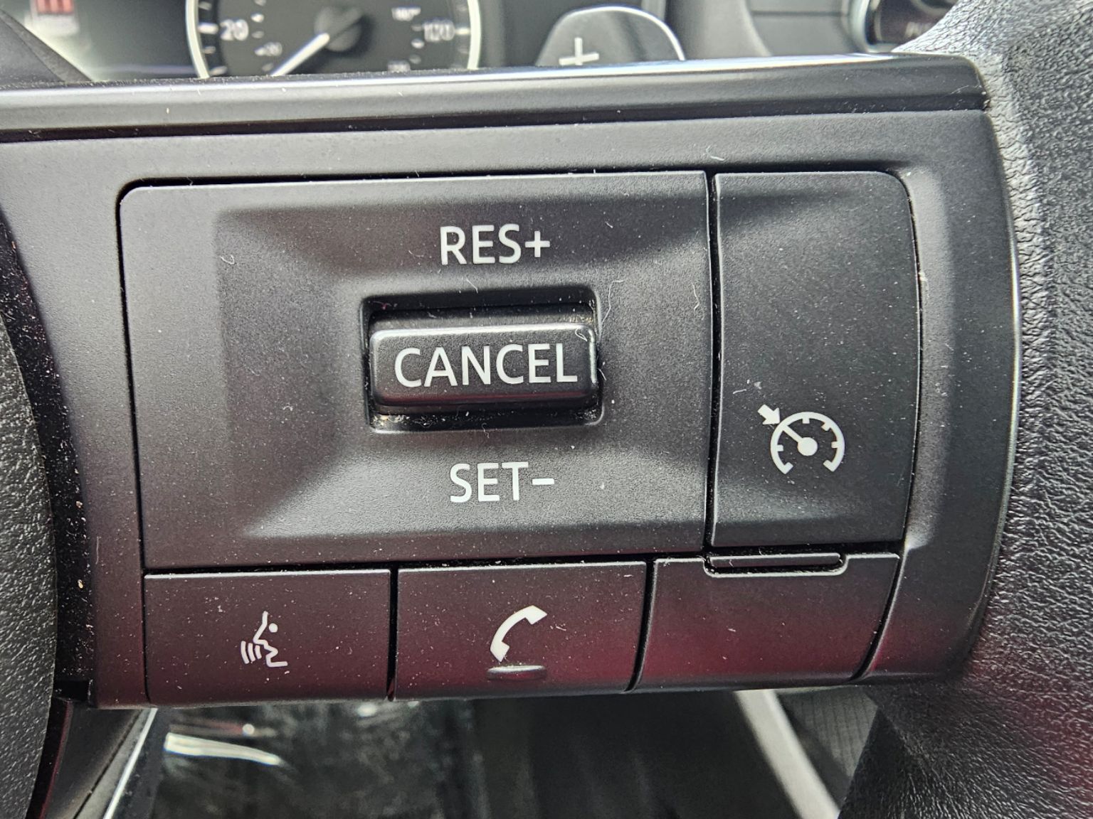 2023 Nissan Rogue S photo 4