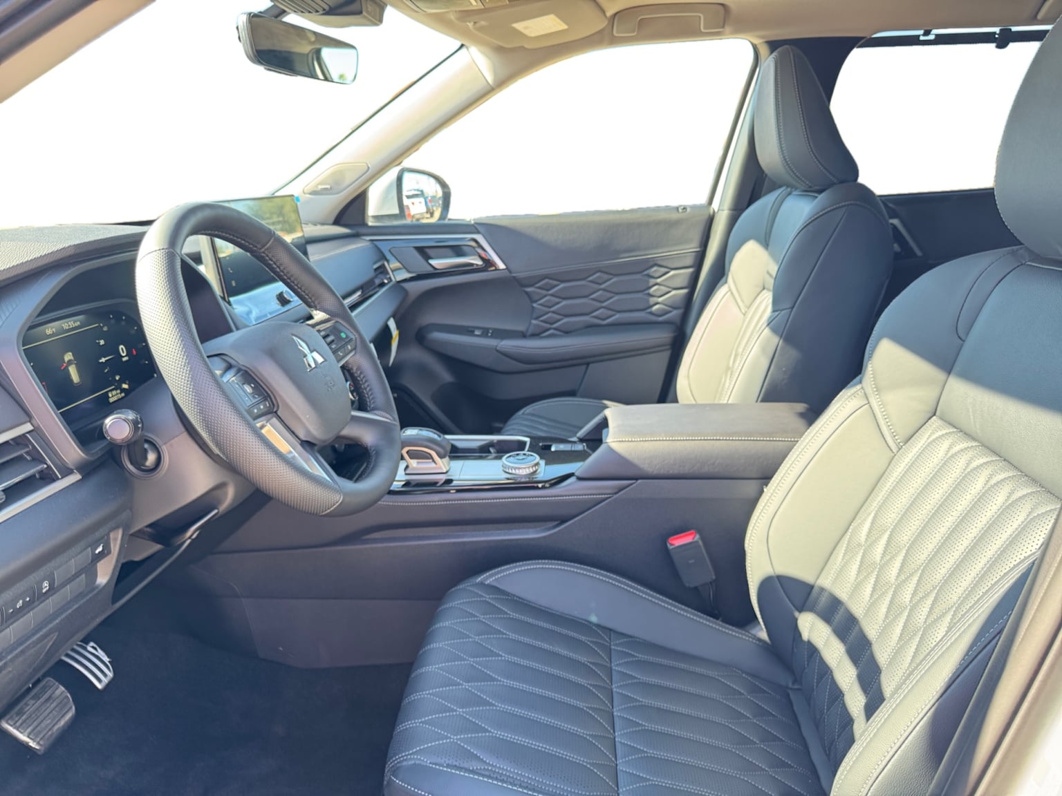 2026 Mitsubishi Outlander SEL - Photo 10