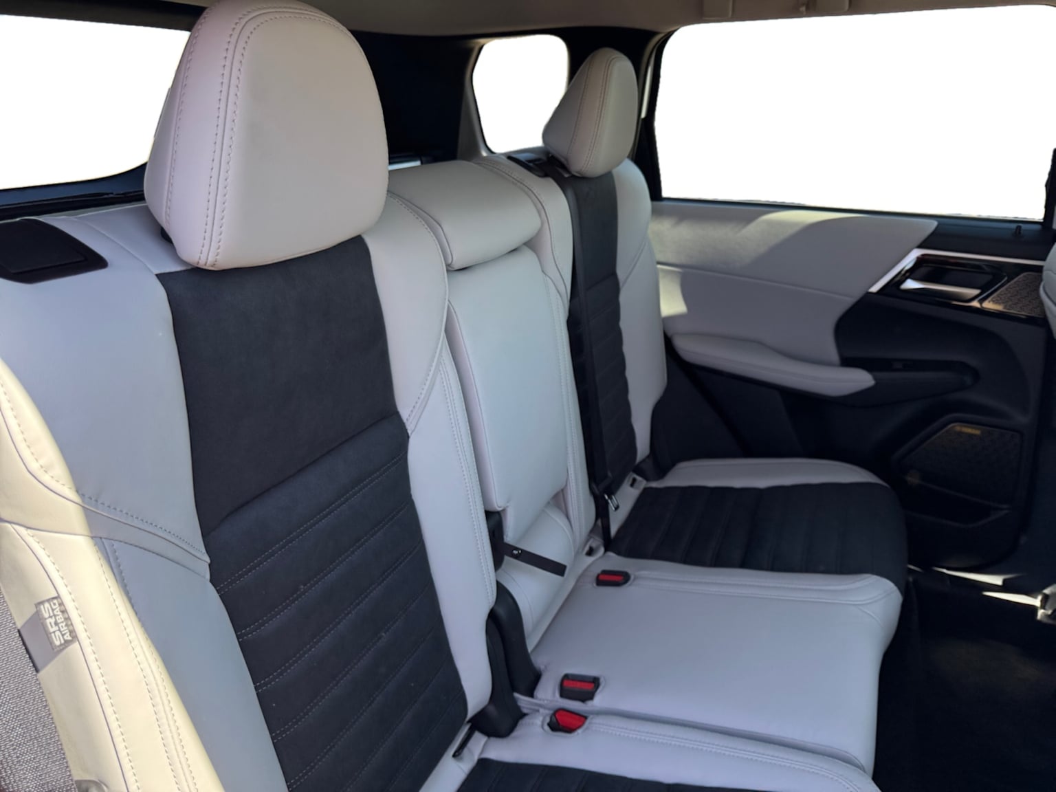 2026 Mitsubishi Outlander SE - Photo 18