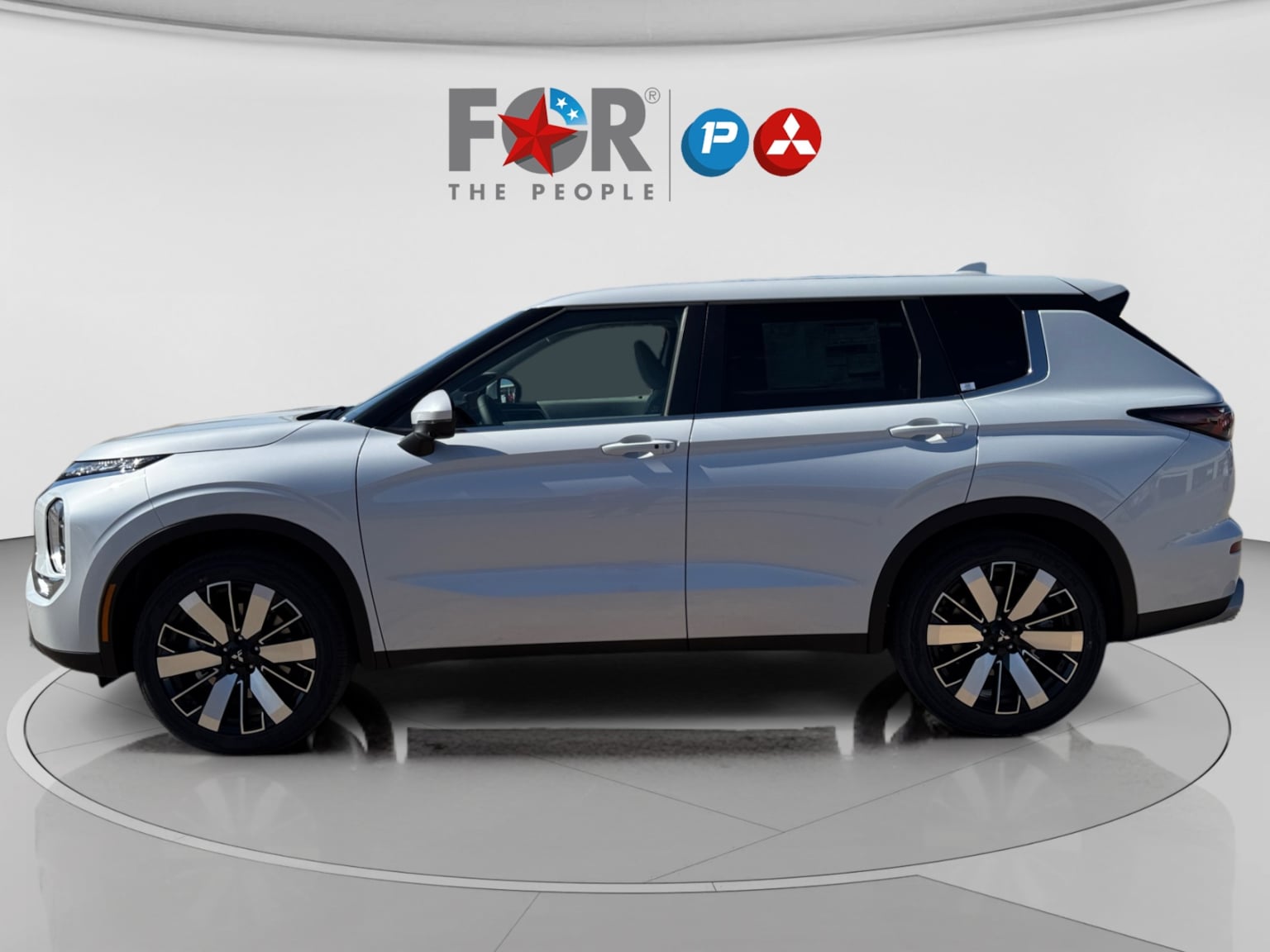 2026 Mitsubishi Outlander SE - Photo 2
