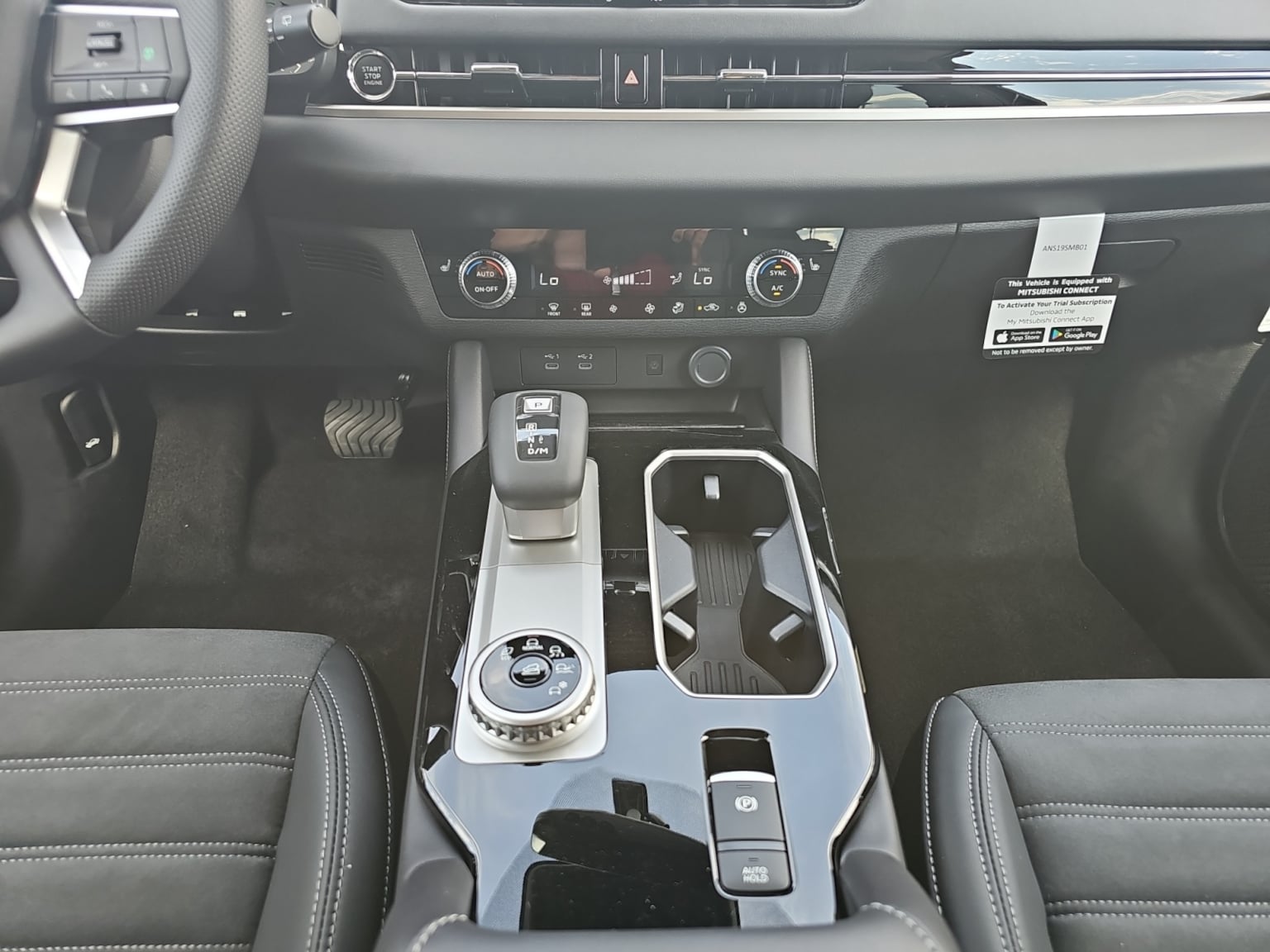 2026 Mitsubishi Outlander SE - Photo 15