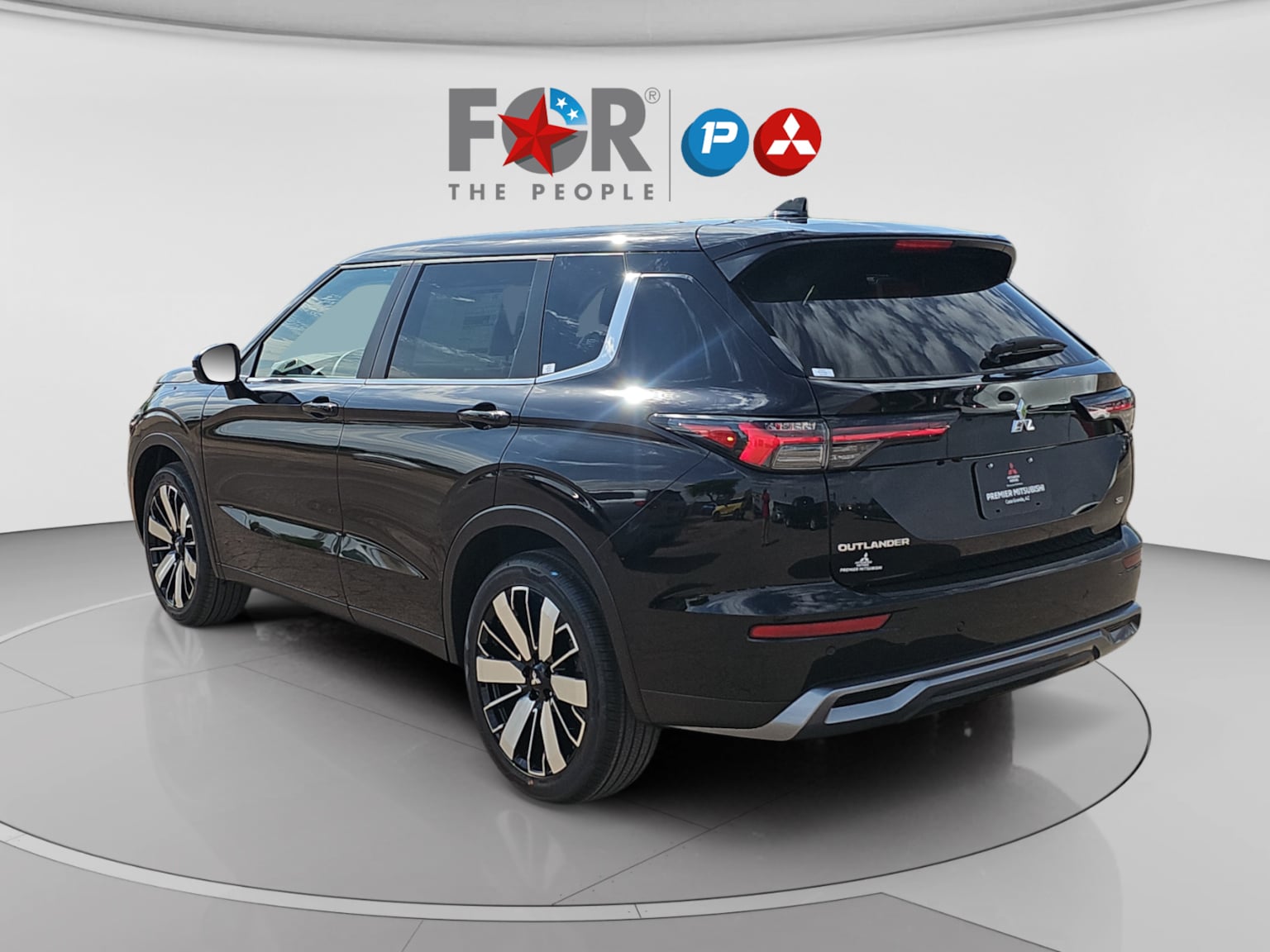 2026 Mitsubishi Outlander SE - Photo 3