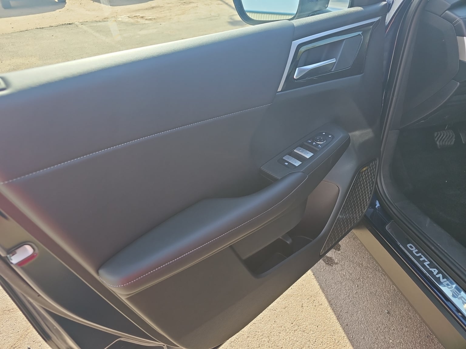 2026 Mitsubishi Outlander SE - Photo 11