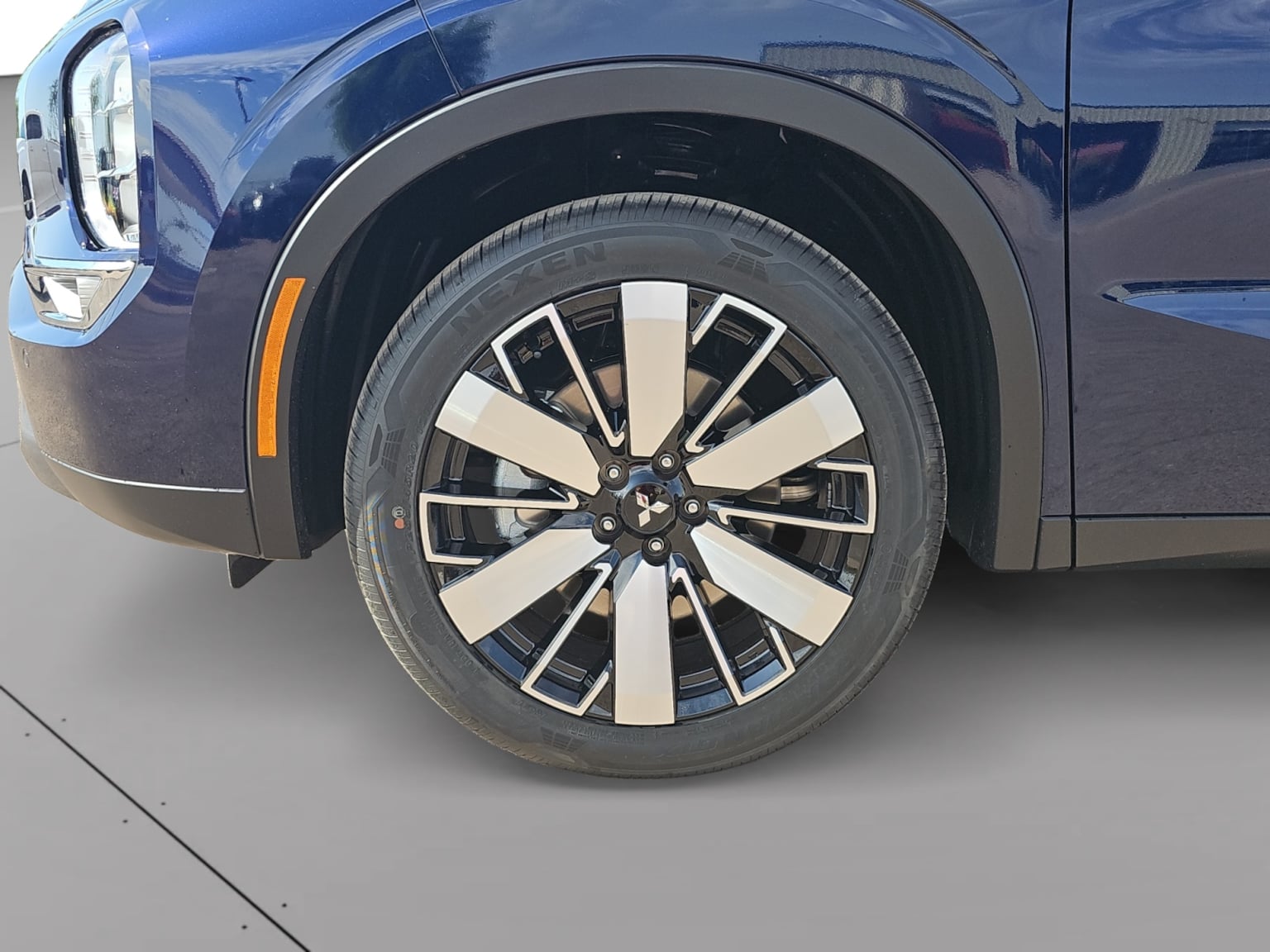 2026 Mitsubishi Outlander SE - Photo 9