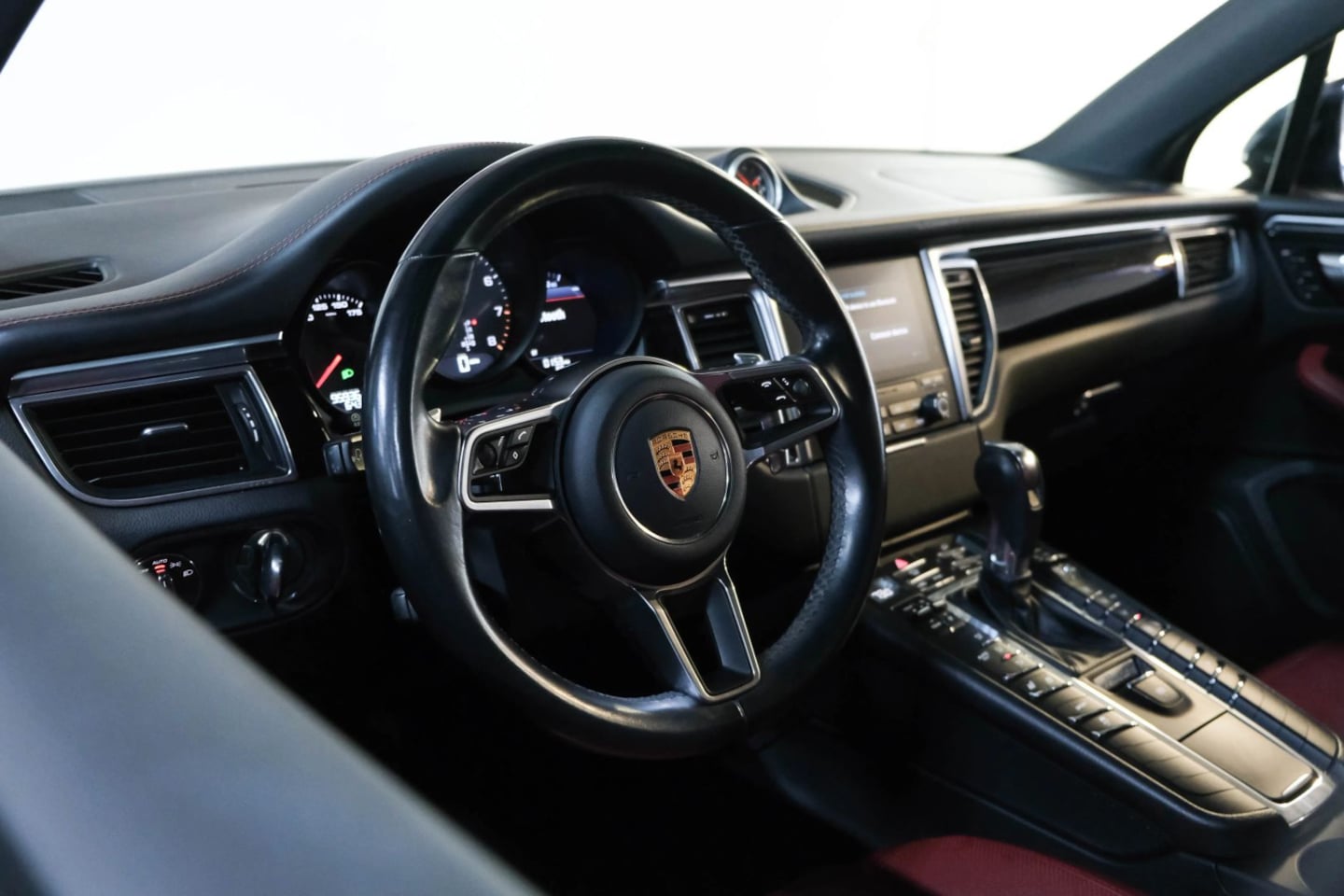 2018 Porsche Macan S - Photo 19