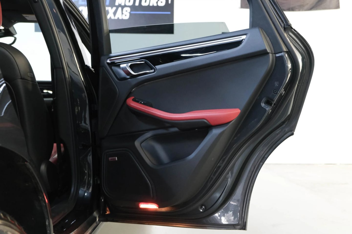 2018 Porsche Macan S - Photo 23