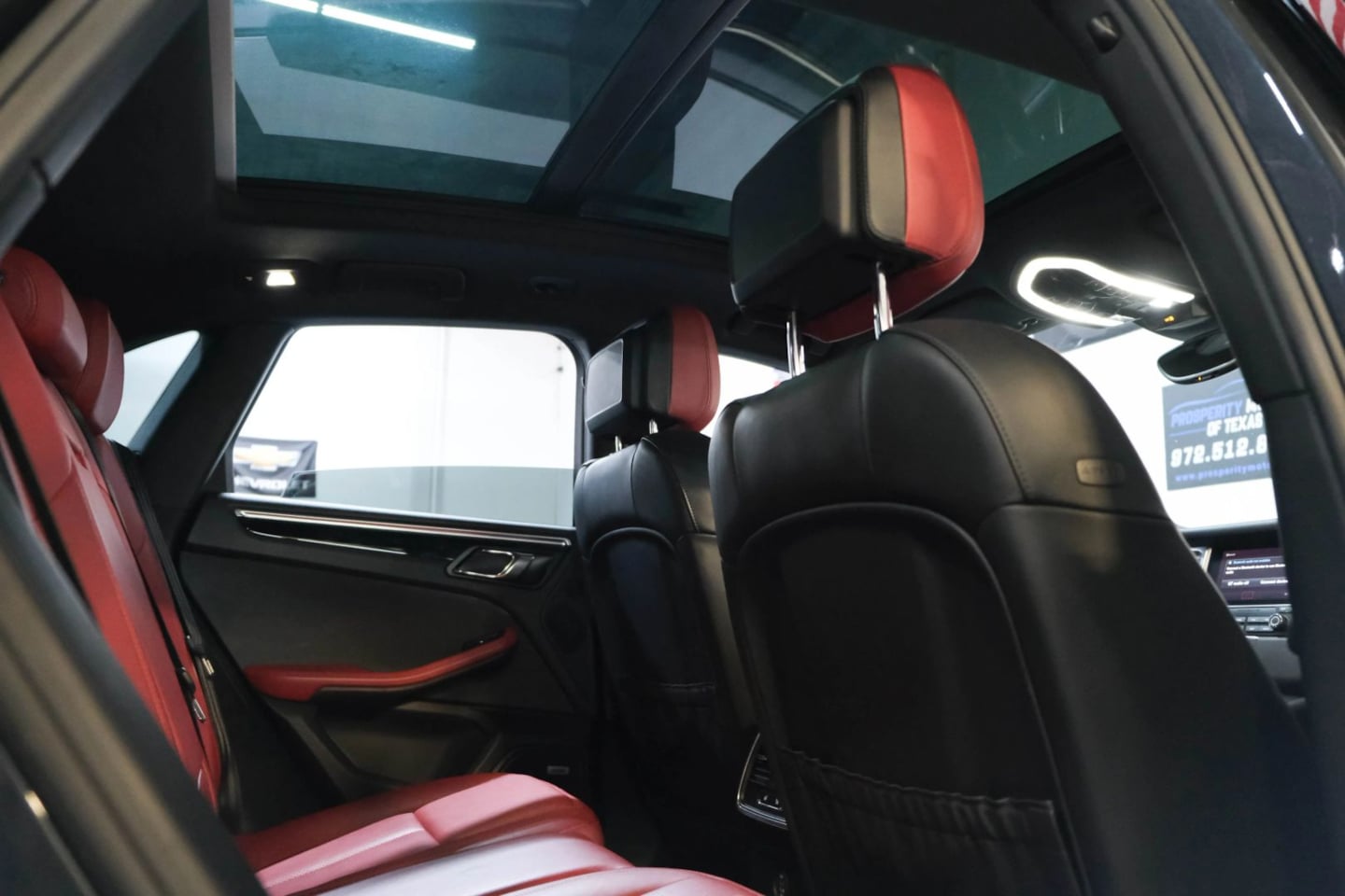 2018 Porsche Macan S - Photo 24