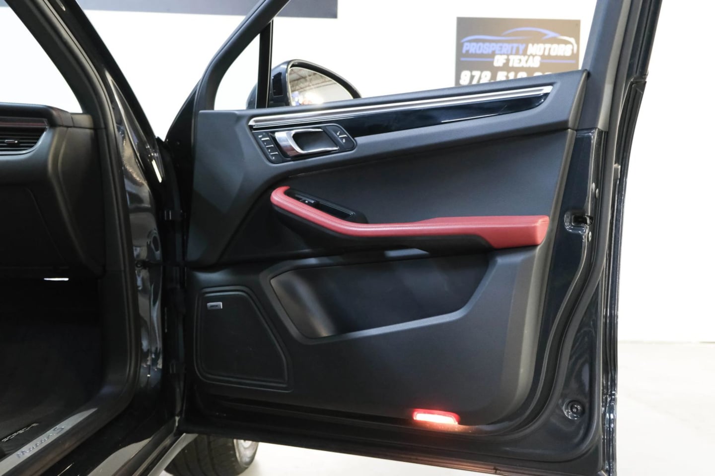 2018 Porsche Macan S - Photo 26