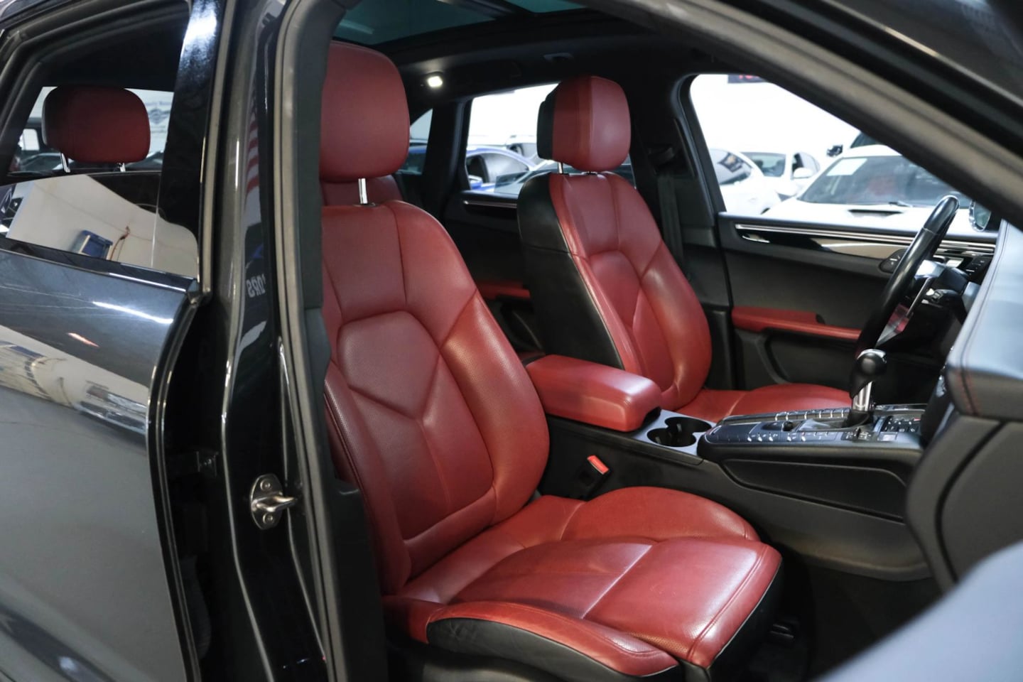 2018 Porsche Macan S - Photo 28