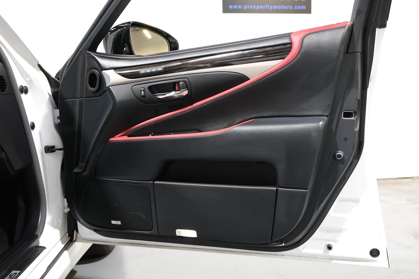 2015 Lexus LS Crafted Line - Photo 32