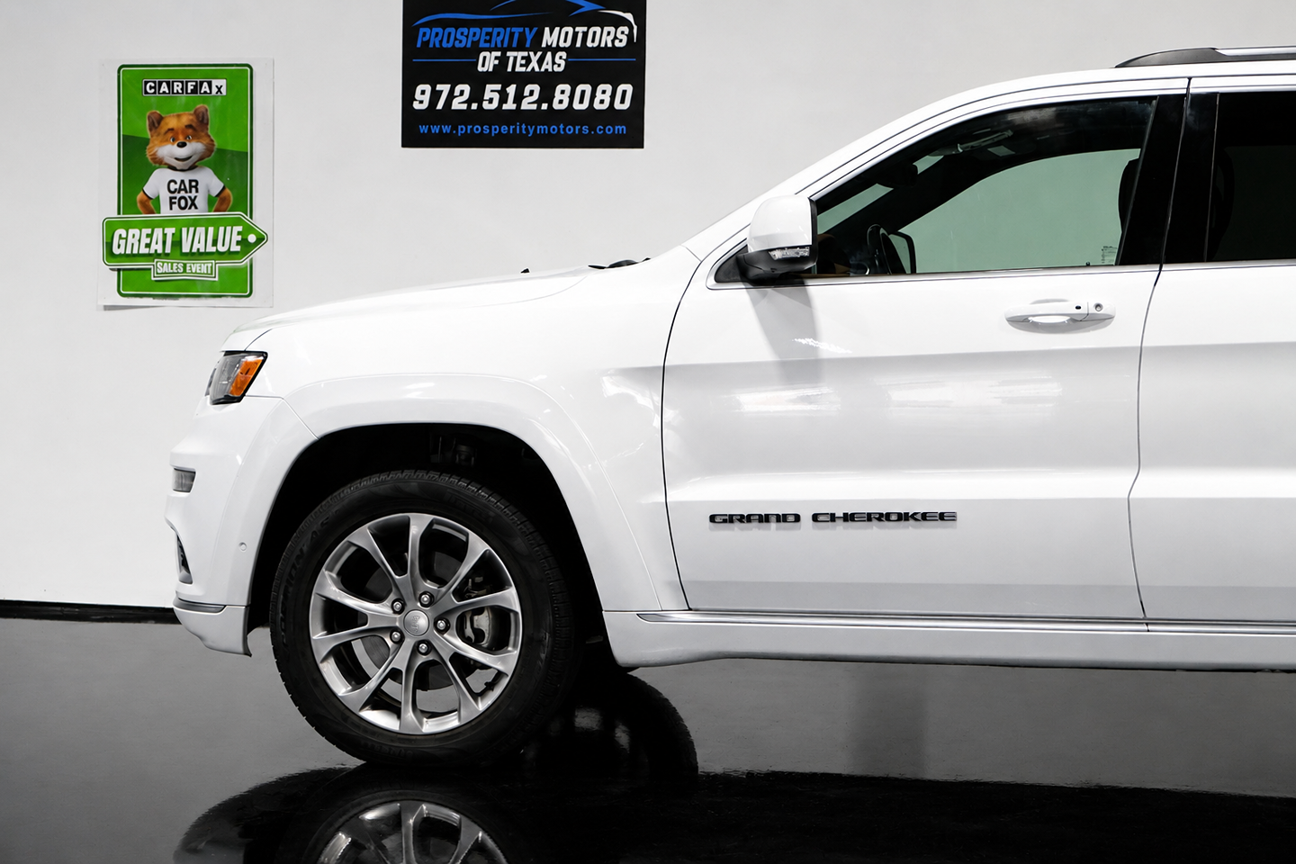 Photo 3 of this Jeep Grand Cherokee