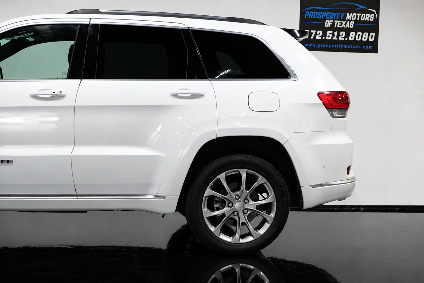 Photo 14 of this Jeep Grand Cherokee