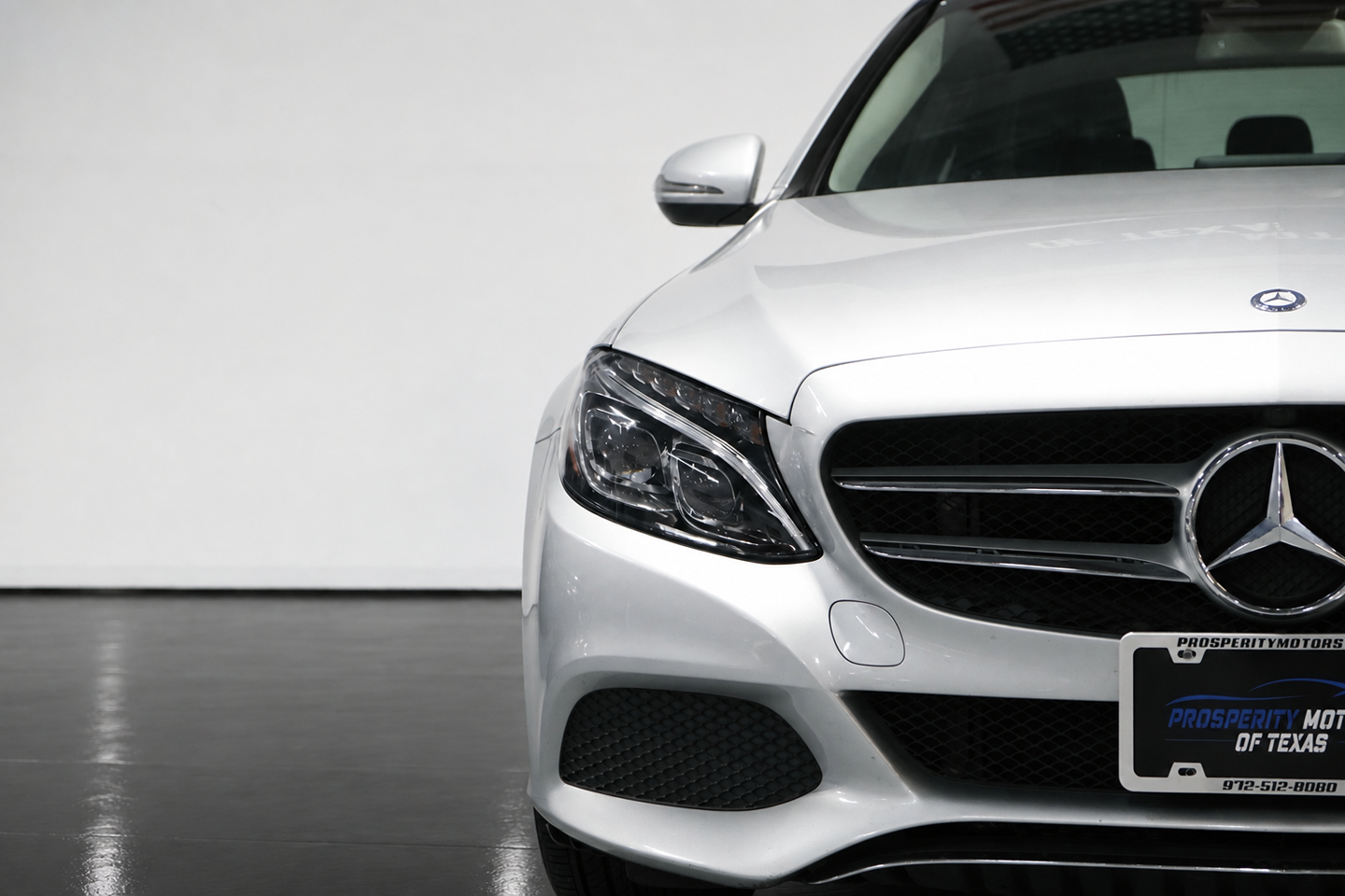 Photo 4 of this Mercedes-Benz C 300