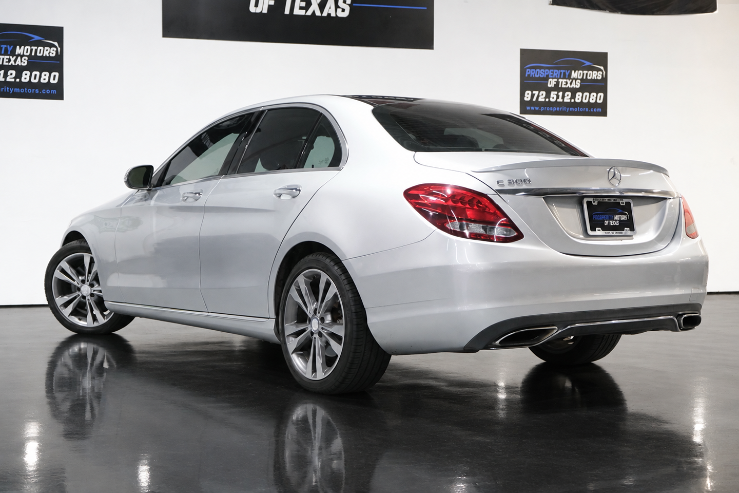 Photo 14 of this Mercedes-Benz C 300