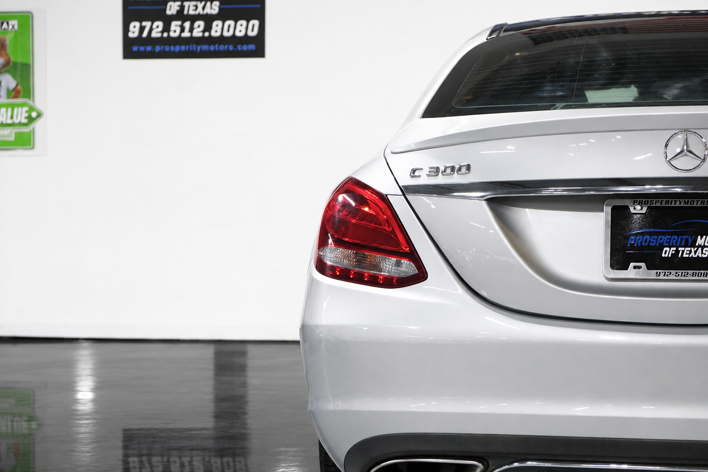 Photo 17 of this Mercedes-Benz C 300