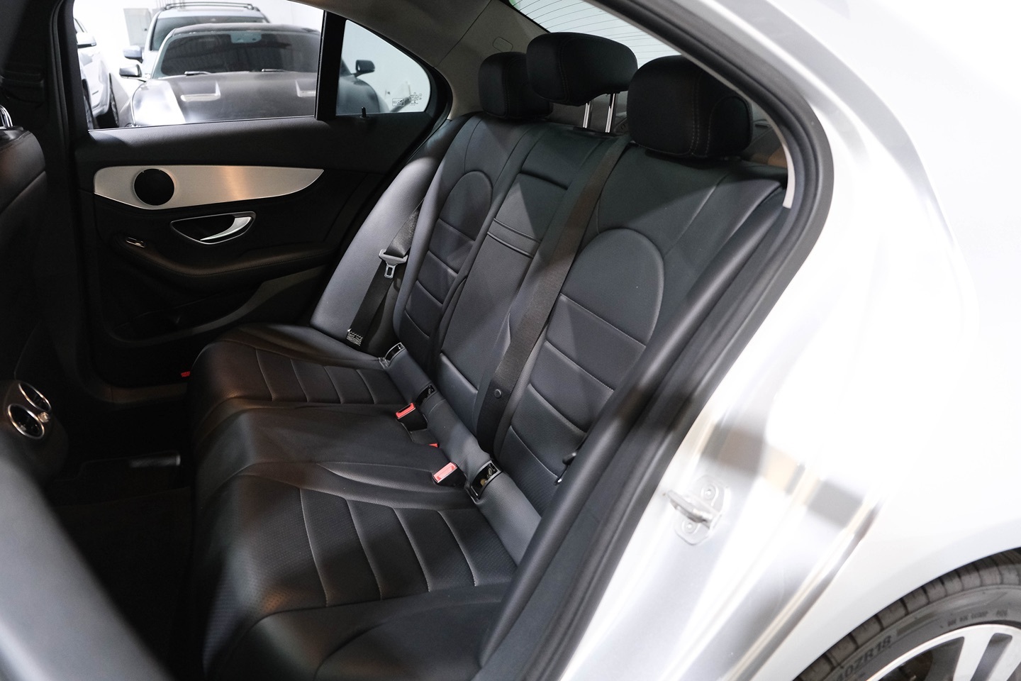 Photo 21 of this Mercedes-Benz C 300