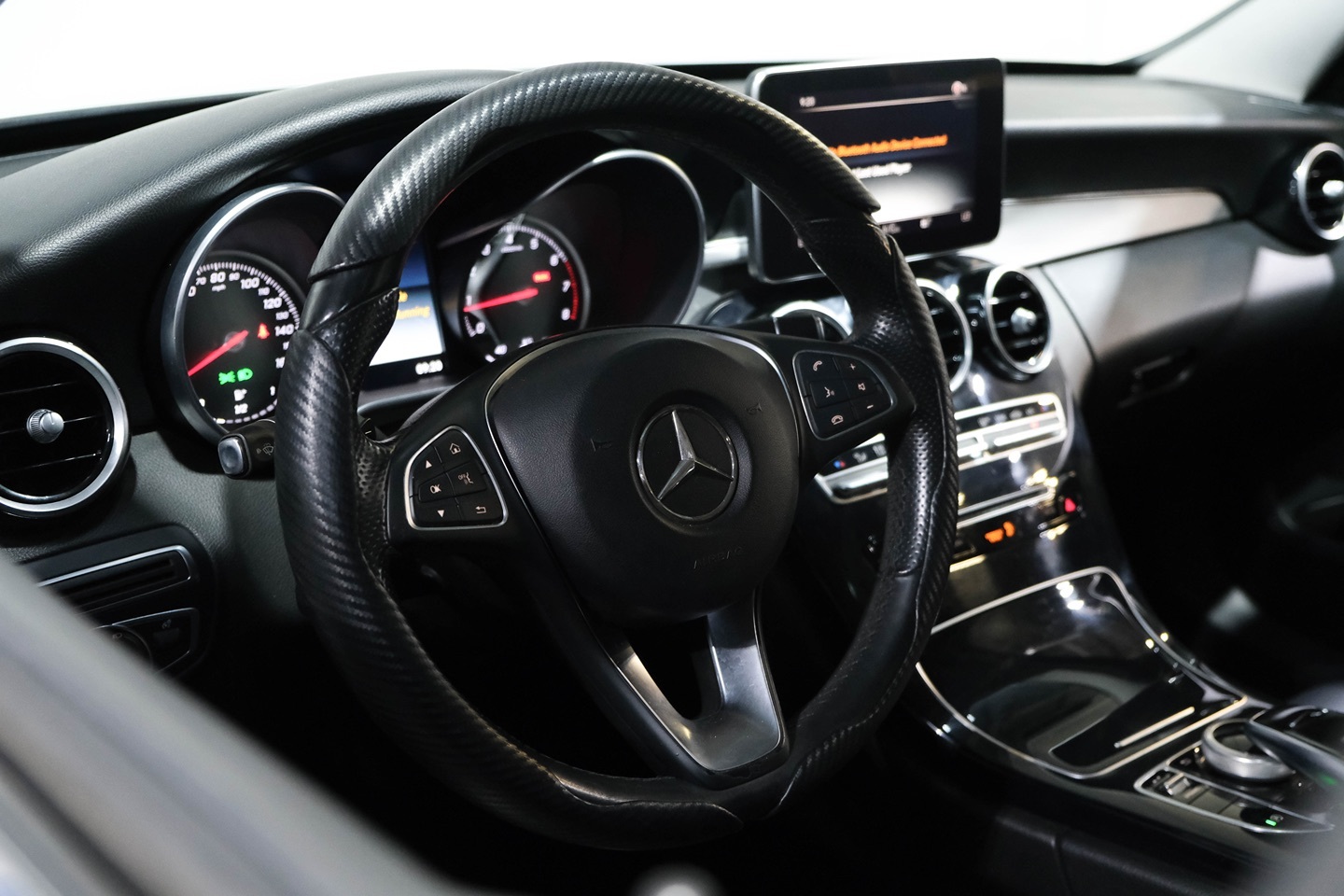Photo 24 of this Mercedes-Benz C 300