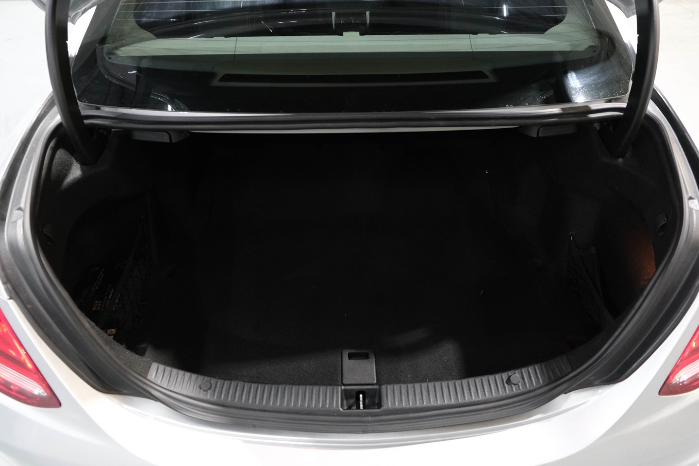 Photo 27 of this Mercedes-Benz C 300