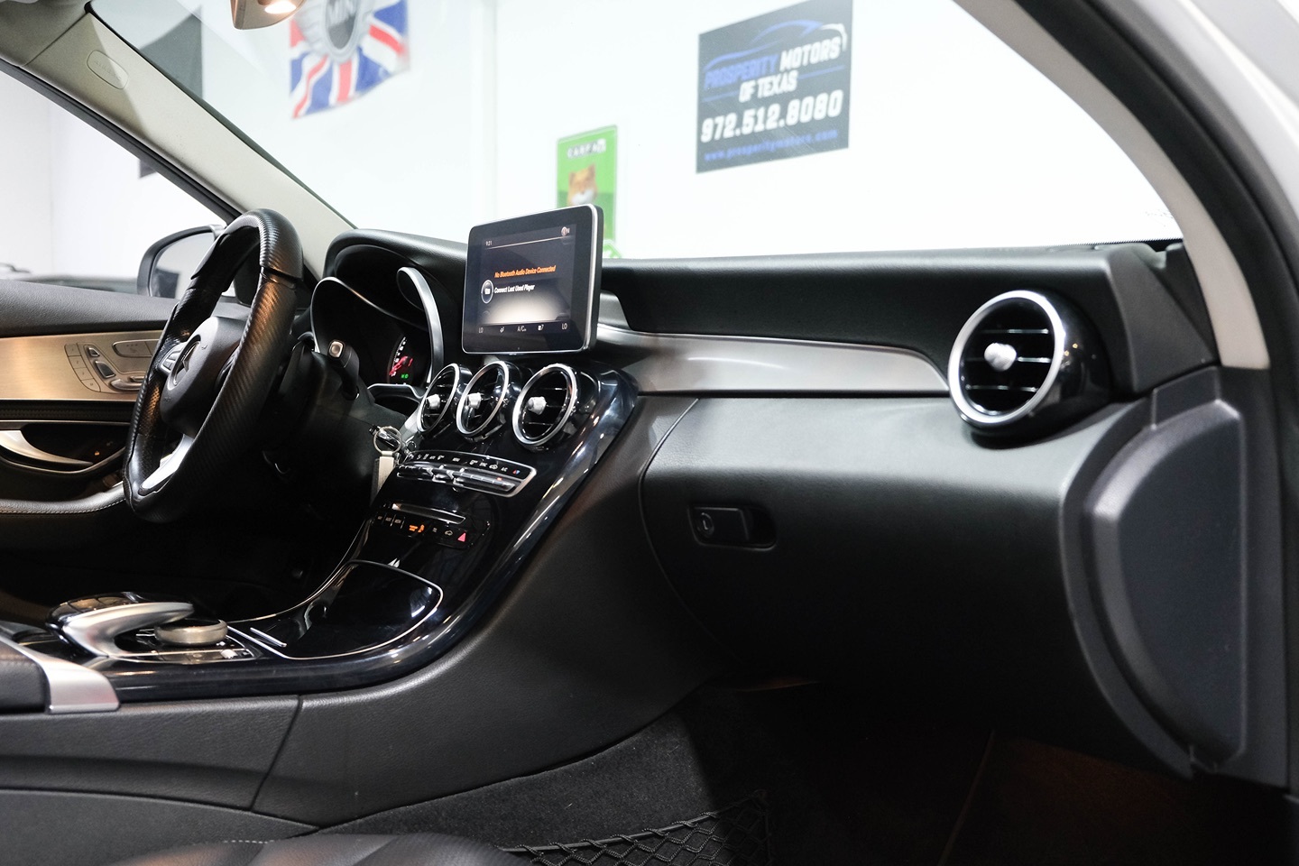 Photo 32 of this Mercedes-Benz C 300
