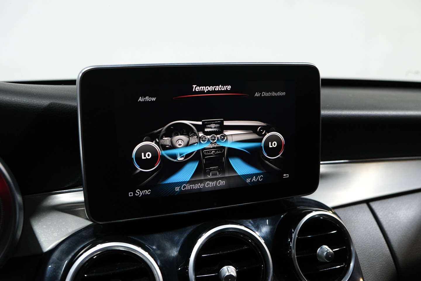 Photo 40 of this Mercedes-Benz C 300