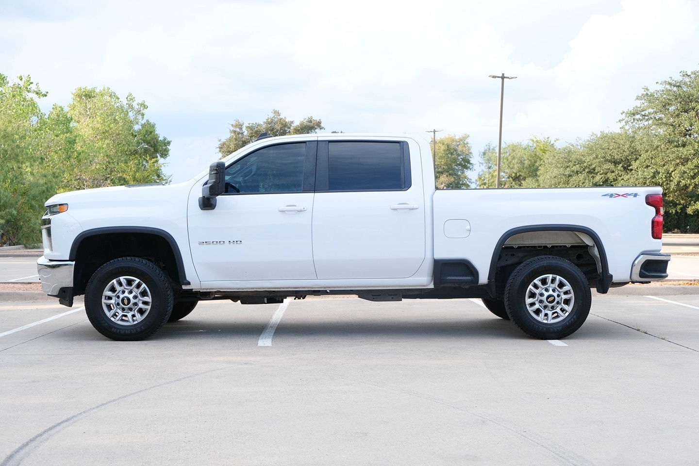 Photo 6 of this Chevrolet Silverado 2500HD