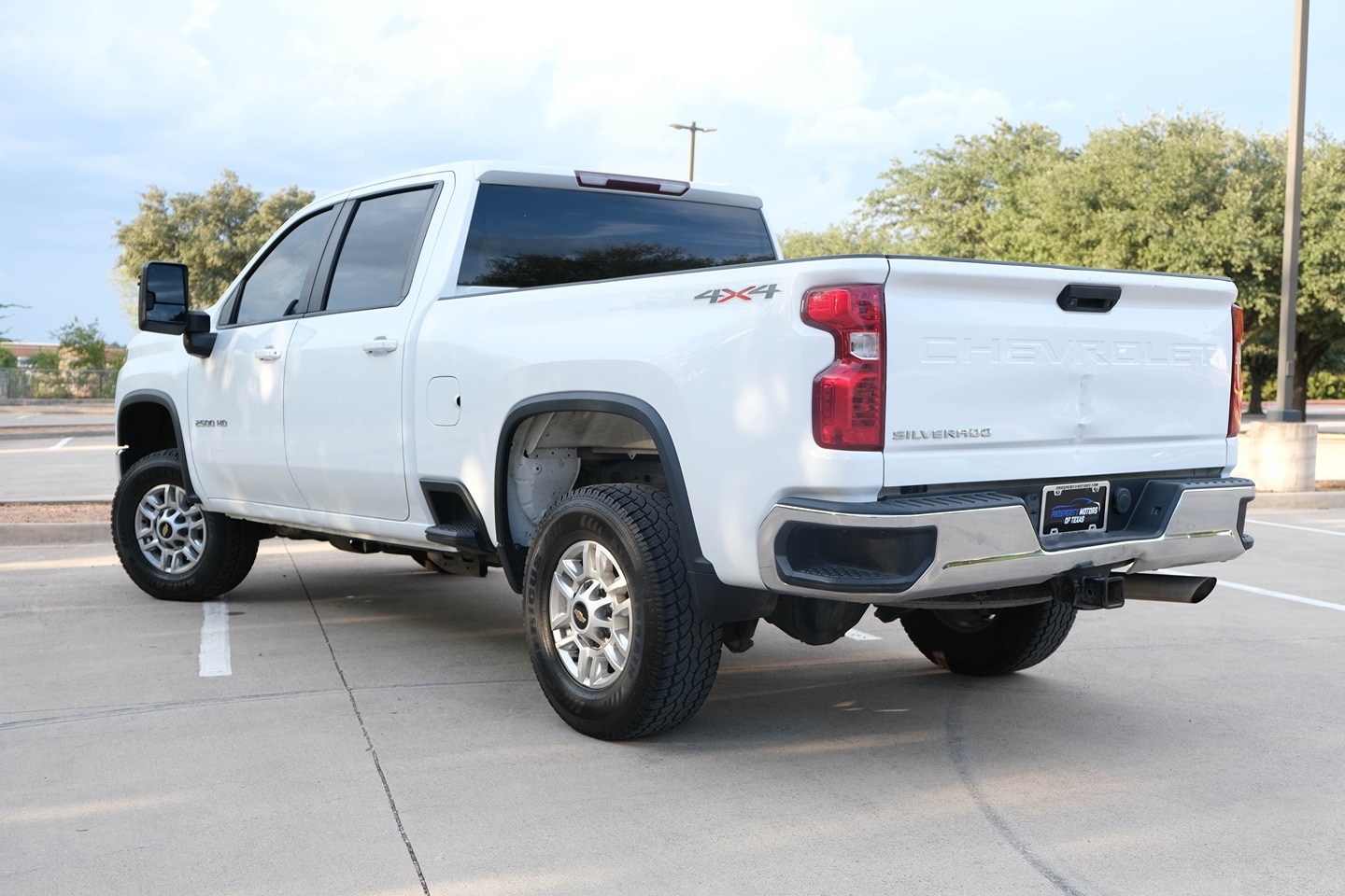 Photo 15 of this Chevrolet Silverado 2500HD