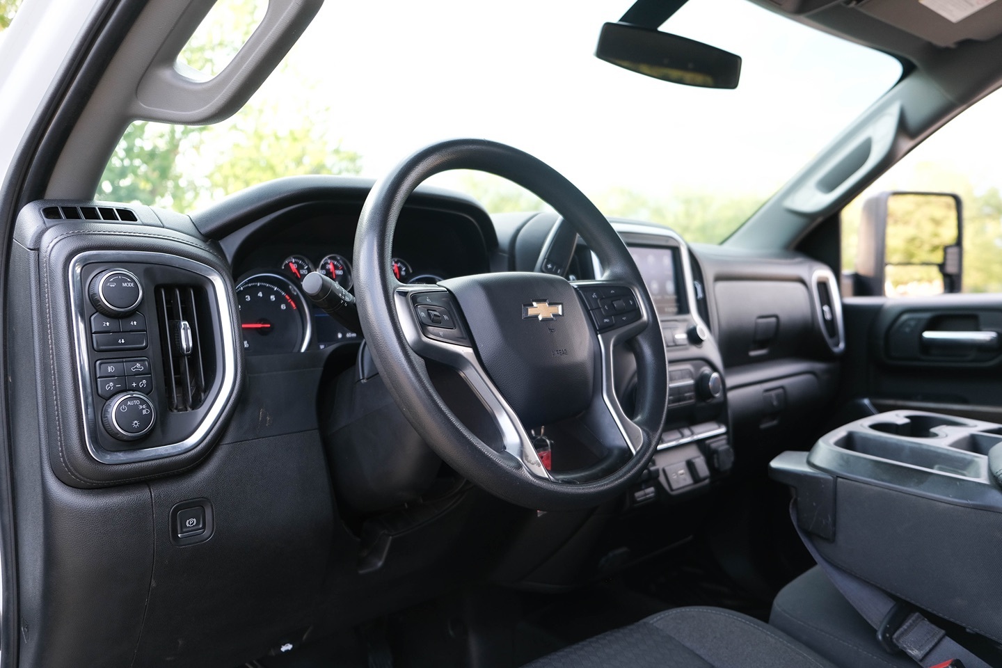 Photo 19 of this Chevrolet Silverado 2500HD