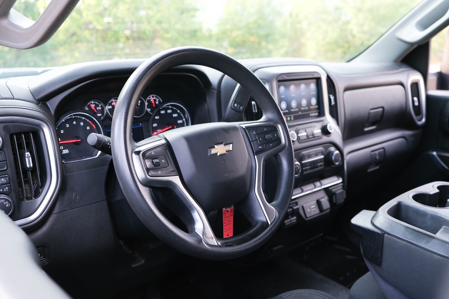 Photo 21 of this Chevrolet Silverado 2500HD