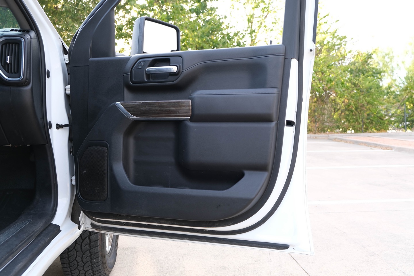Photo 27 of this Chevrolet Silverado 2500HD