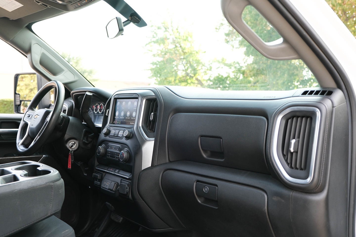 Photo 28 of this Chevrolet Silverado 2500HD