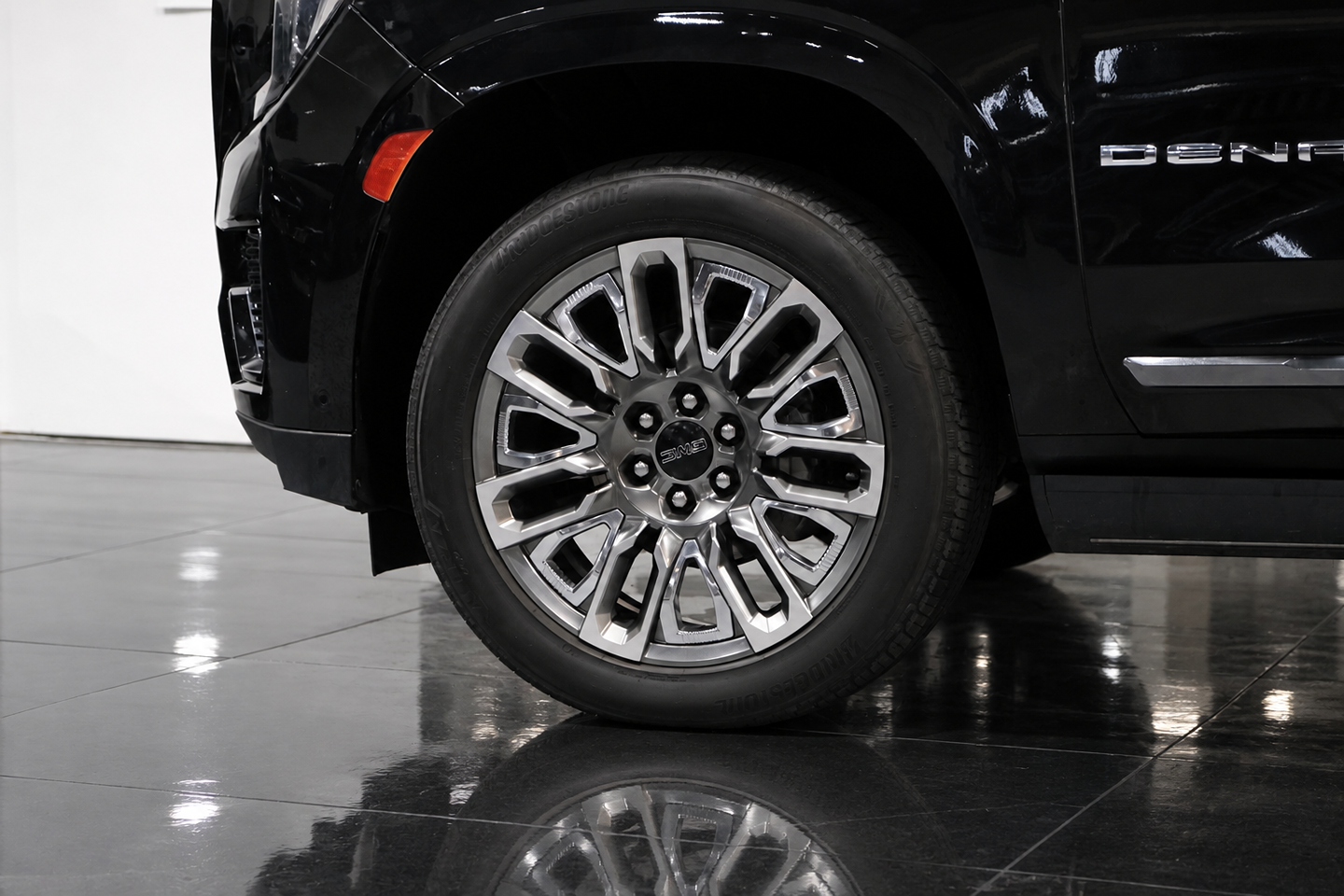 Photo 9 of this GMC Yukon