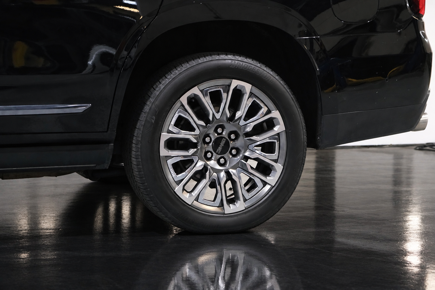 Photo 10 of this GMC Yukon