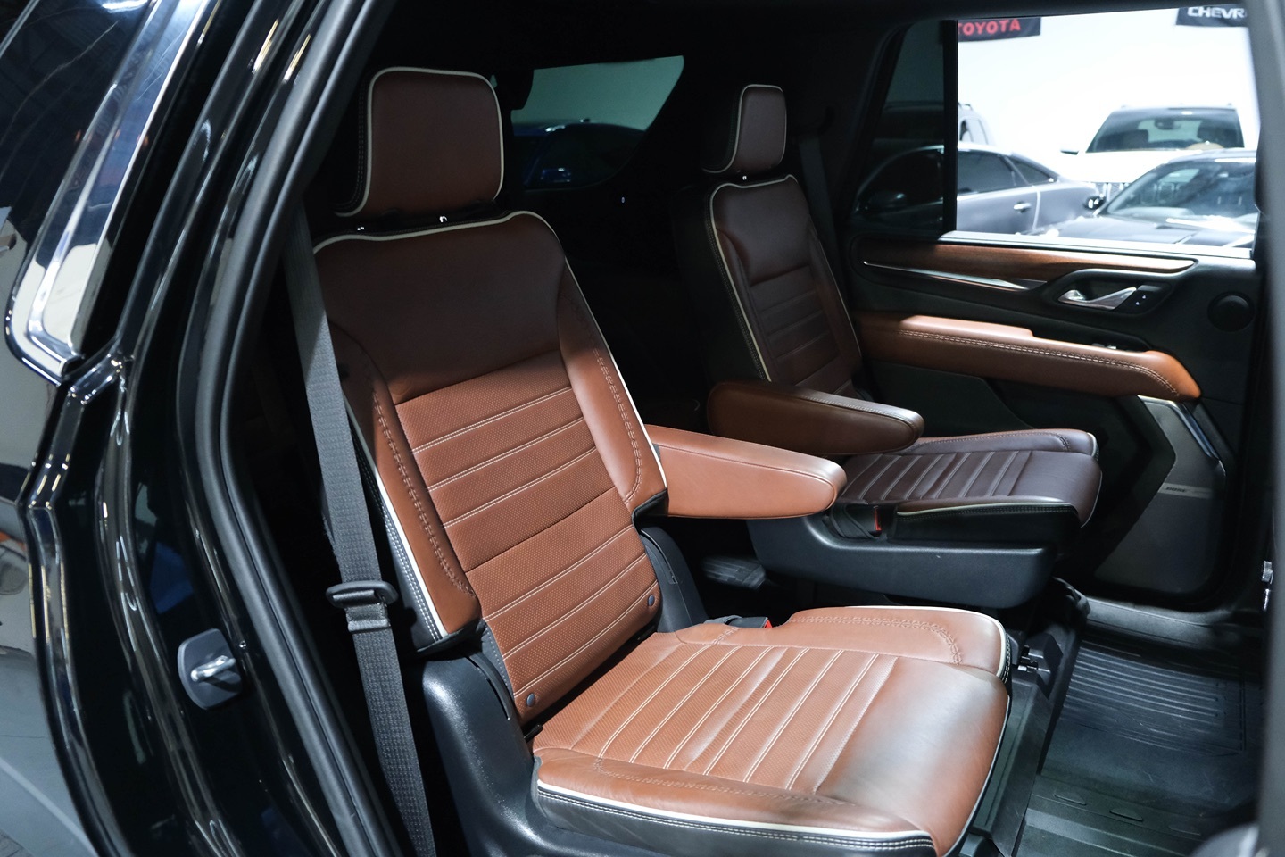 Photo 28 of this GMC Yukon